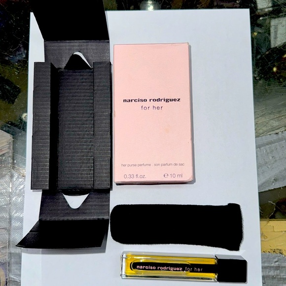 Narciso Rodriguez her perfume roll on - Picture 1 of 1